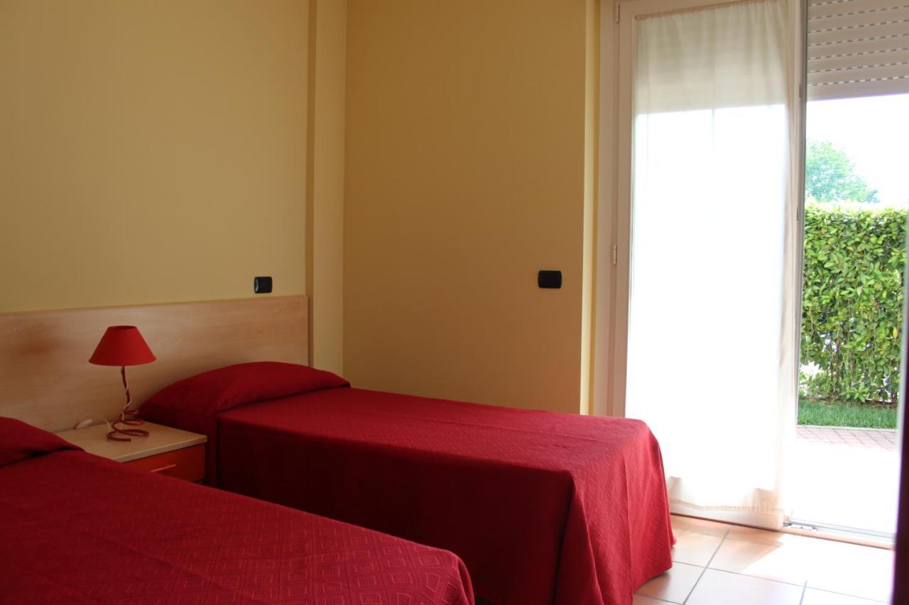 Residence Il Triangolo Roseto Degli Abruzzi Exterior photo