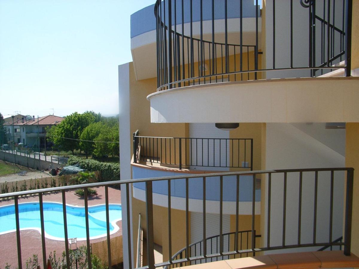Residence Il Triangolo Roseto Degli Abruzzi Exterior photo